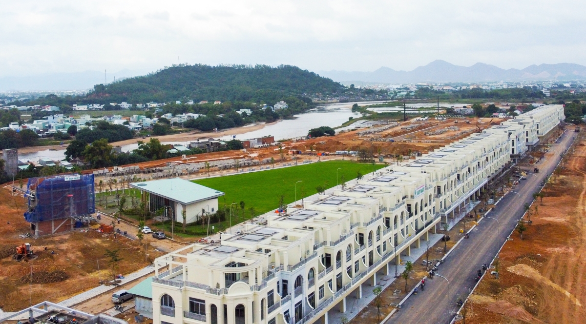 Phát Đạt tăng gần 195 lần doanh thu