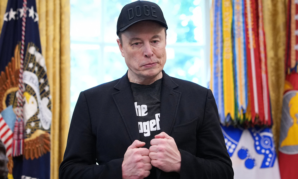 Nhà đầu tư Tesla phản đối gói thù lao 1 000 tỷ USD cho Elon Musk