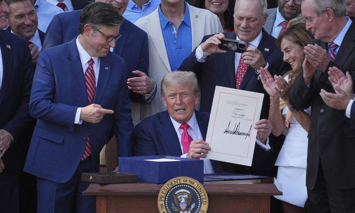 Thị trường xe điện Mỹ ra sao khi chính quyền ông Trump hủy ưu đãi