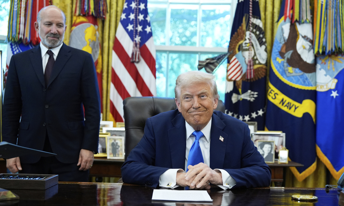 Ông Trump tìm thỏa thuận với doanh nghiệp 30 ngành trọng điểm