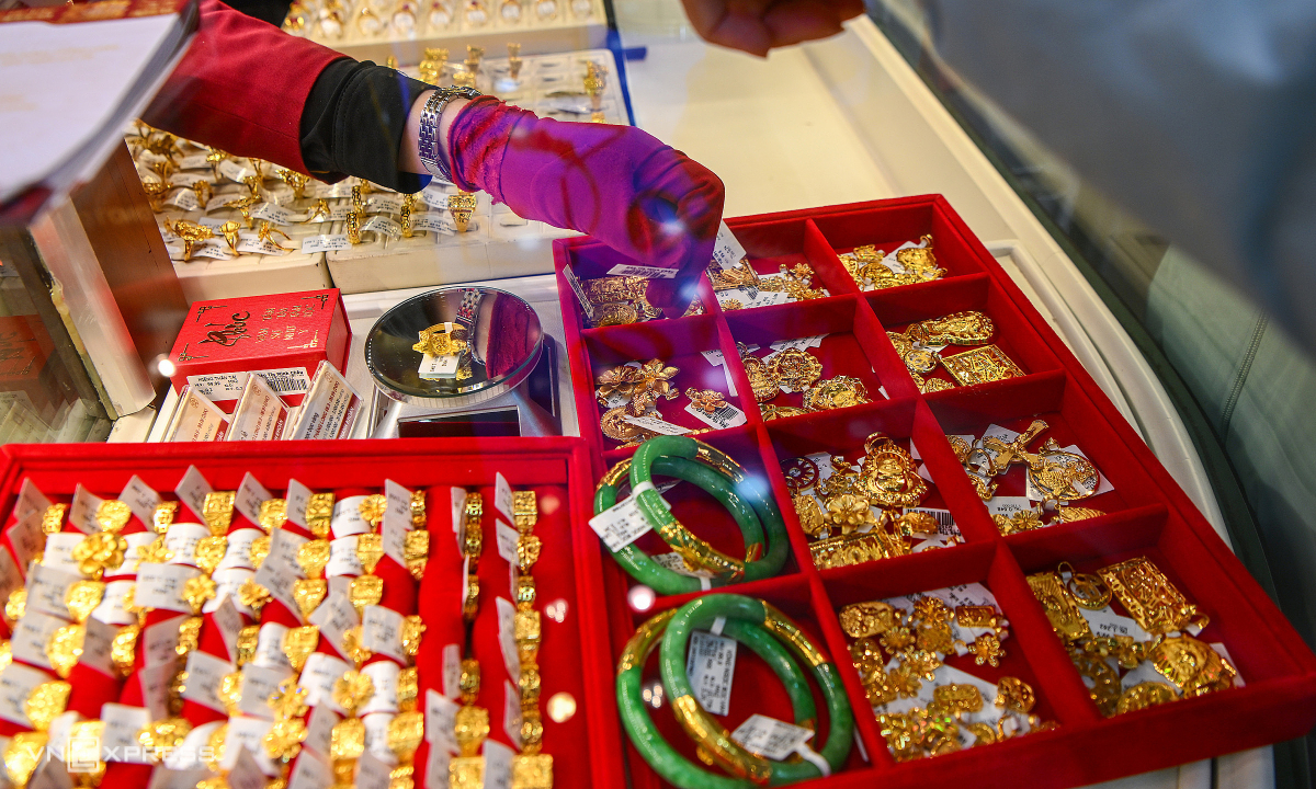 Thanh tra tiệm vàng tại TP HCM và Đồng Nai