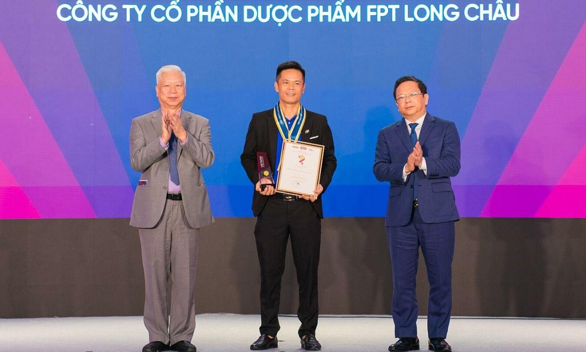 Long Châu được vinh danh Top 10 thương hiệu tăng trưởng ấn tượng