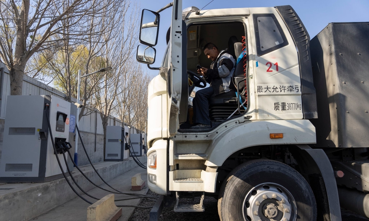 Trung Quốc chuyển đổi thần tốc sang xe tải điện