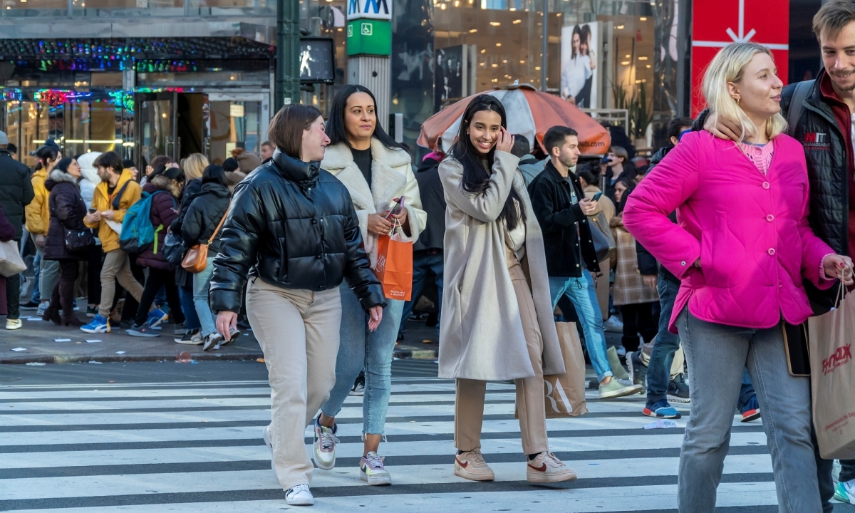 Người Mỹ háo hức Black Friday bất chấp thuế quan