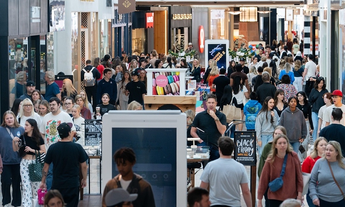 Người Mỹ có thể giảm chi tiêu dịp Black Friday vì áp lực tài chính