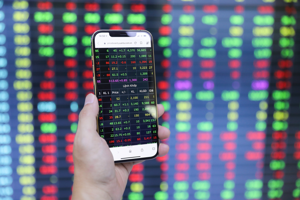 VN Index sẽ ra sao sau khi thủng mốc 1 600 điểm