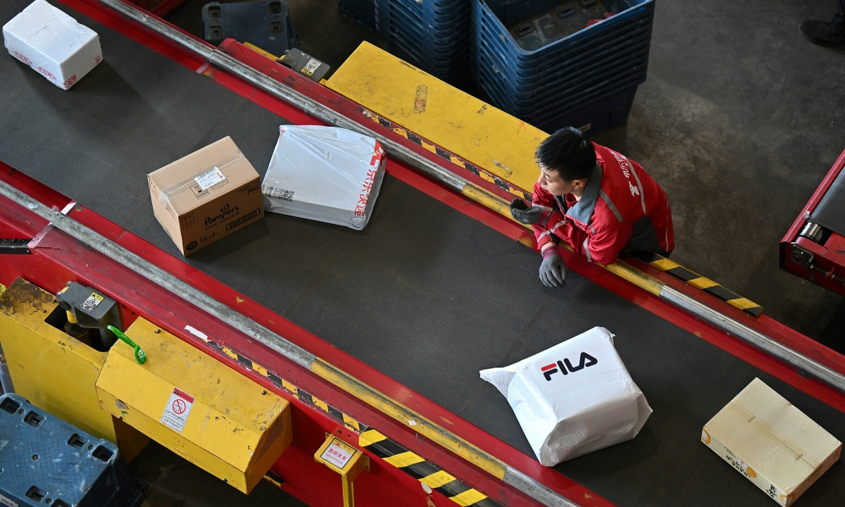 Người Trung Quốc bớt hào hứng với mua sắm Lễ Độc thân