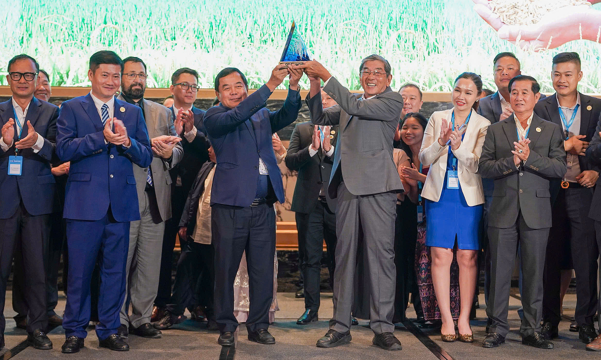 Gạo Ông Cua ST25 lần thứ ba đoạt giải Gạo ngon nhất thế giới