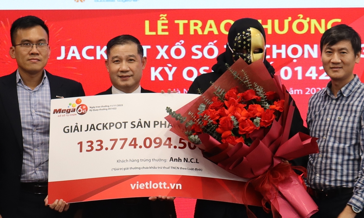 Người hai năm chỉ mua 1 dãy số trúng Jackpot hơn 133 tỷ đồng