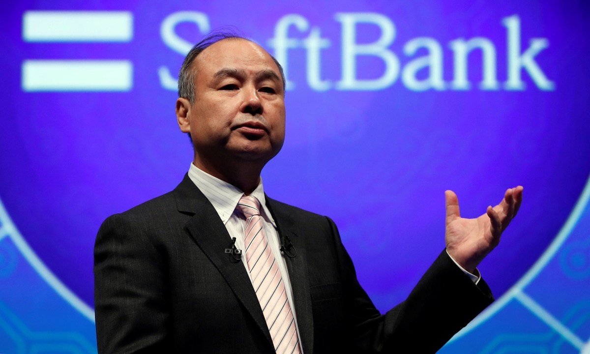 Nỗi lo bong bóng AI khi SoftBank bán hết cổ phần Nvidia