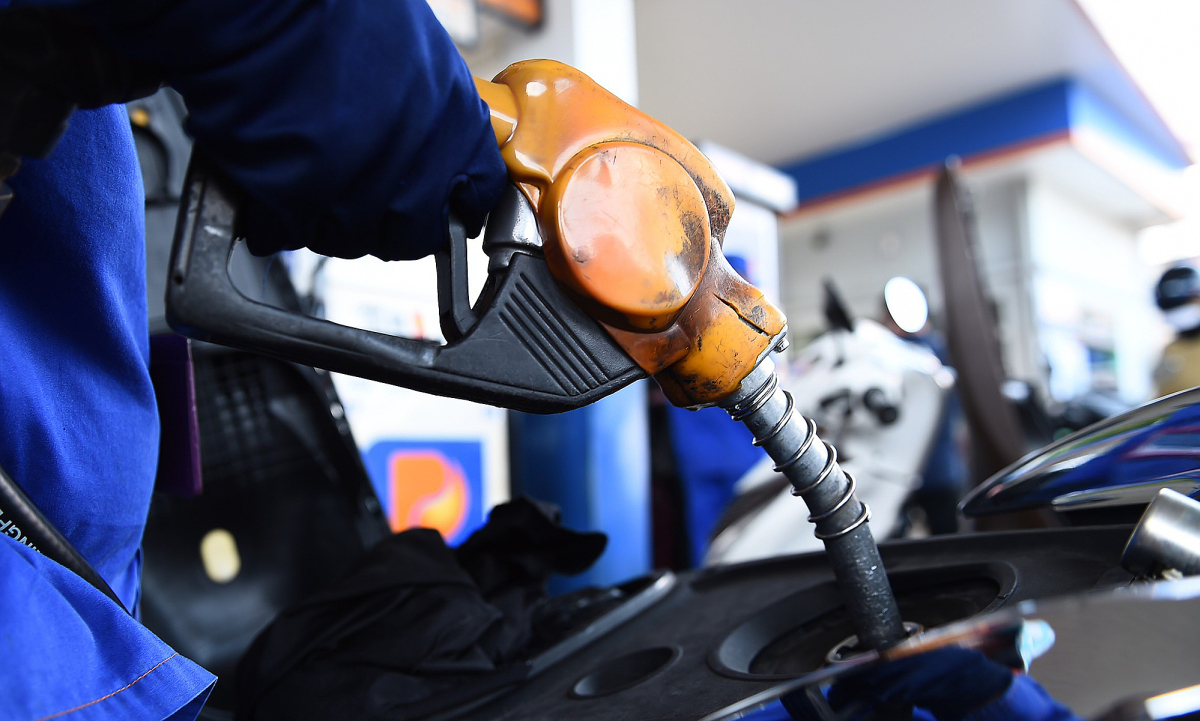 Giá xăng dầu cùng tăng