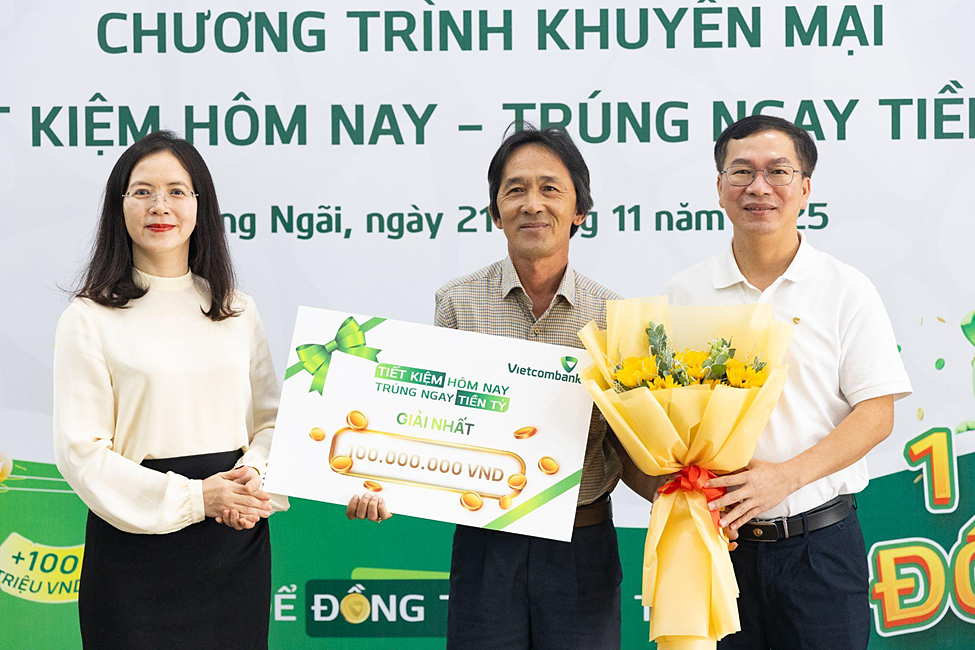 Vietcombank trao thưởng 3 tỷ đồng cho các khách hàng gửi tiết kiệm
